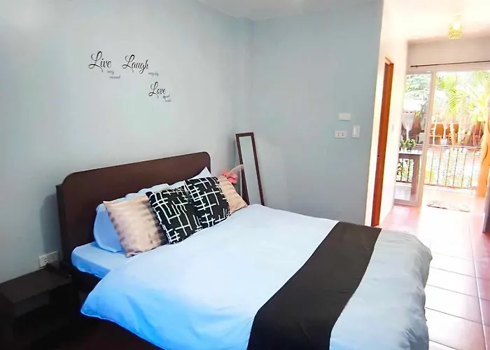 Maria's Deluxe Inn Pooc